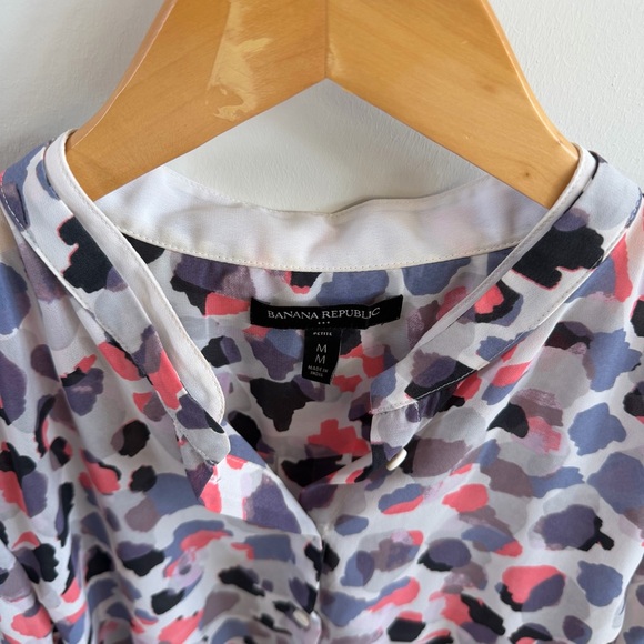 Banana Republic Multicolor Long Sleeve Blouse – Size Medium Petite - Picture 2 of 6
